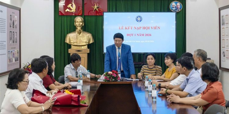 HỘI NHIẾP ẢNH TP. HỒ CHÍ MINH KẾT NẠP 6 HỘI VIÊN MỚI