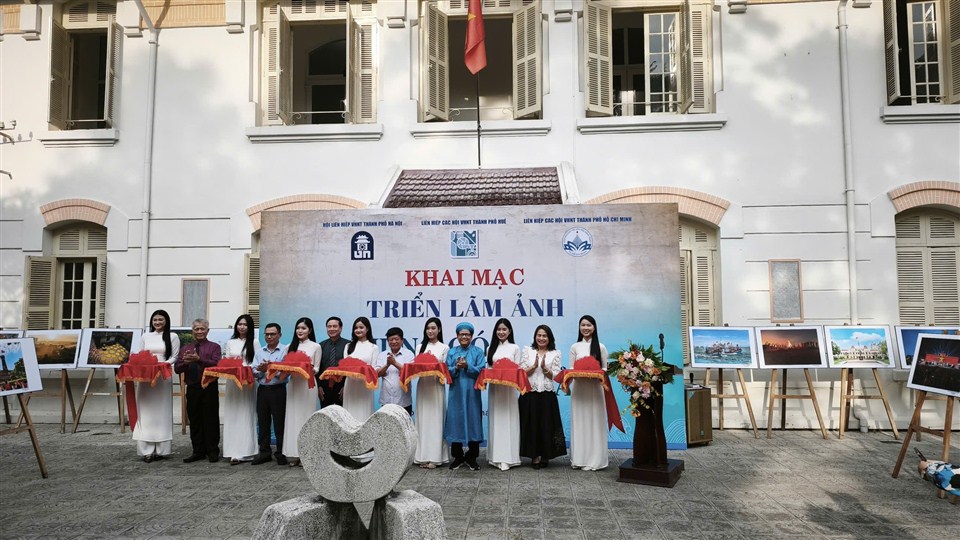 TRIỂN LÃM ẢNH NGHỆ THUẬT 3 THÀNH PHỐ HÀ NỘI – HUẾ – HỒ CHÍ MINH