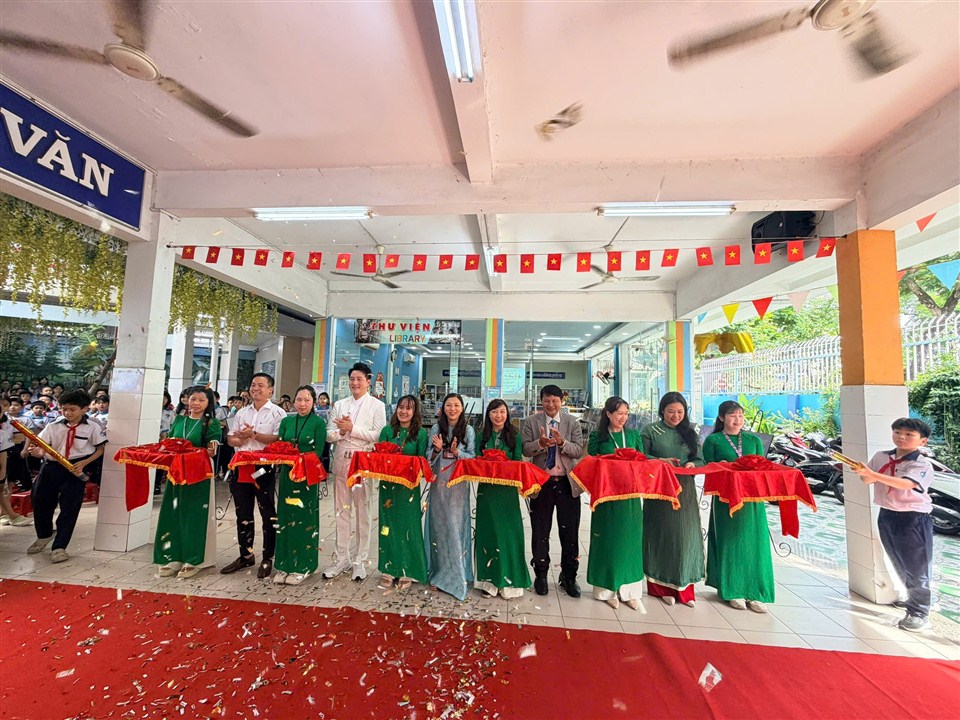 KHAI MẠC TRIỂN LÃM ẢNH “TỰ HÀO THÀNH PHỐ MANG TÊN BÁC”