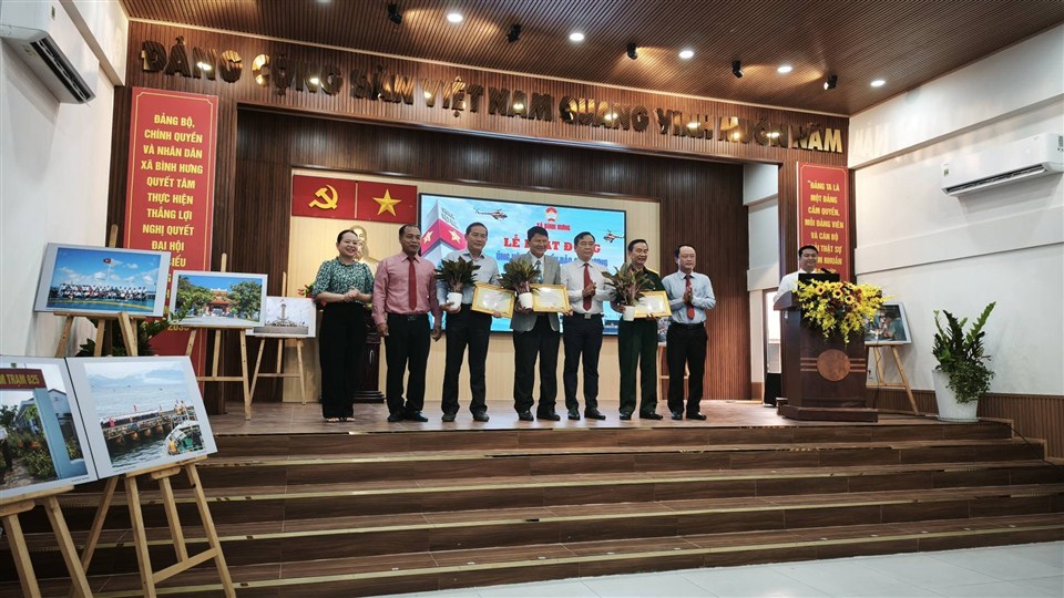 BỘ ẢNH “SỨC TRẺ BIỂN ĐẢO TỔ QUỐC” LAN TỎA TẠI PHƯỜNG BÌNH HƯNG