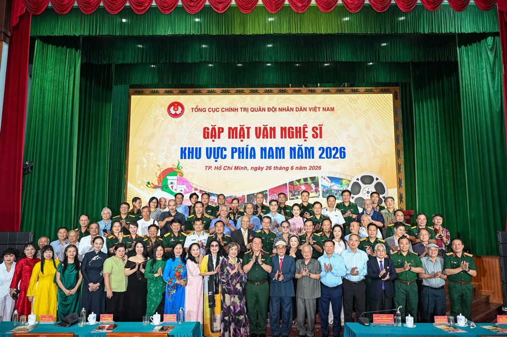 ĐẠI TƯỚNG NGUYỄN TRỌNG NGHĨA CHỦ TRÌ GẶP MẶT ĐẠI BIỂU VĂN NGHỆ SĨ KHU VỰC PHÍA NAM