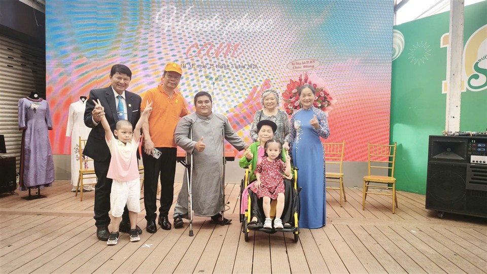 TRIỂN LÃM ẢNH “HẠNH PHÚC CAM” – LAN TỎA YÊU THƯƠNG QUA NHỮNG KHUÔN HÌNH