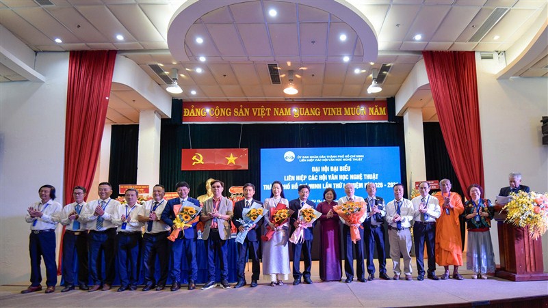 ĐẠI HỘI LIÊN HIỆP CÁC HỘI VĂN HỌC NGHỆ THUẬT TP.HCM LẦN THỨ I THÀNH CÔNG TỐT ĐẸP